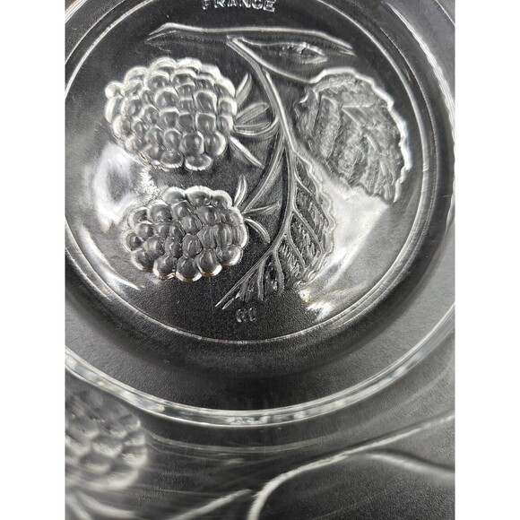 Arcoroc Vine and Berry Nut Bowl France Vtg Clear Glass Gold Trim Small Serving - Picture 6 of 9